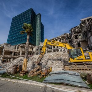 Nastavljeno je rušenje hotela Marjan