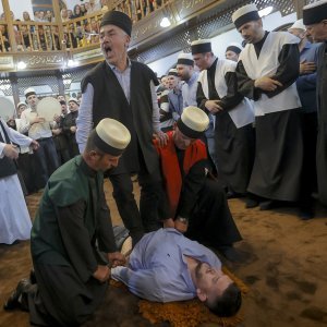 Kosovski derviši obilježili početak proljeća probadanjem tijela bez krvi i boli