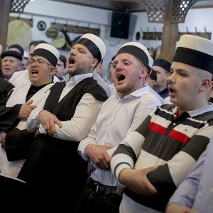 Kosovski derviši obilježili početak proljeća probadanjem tijela bez krvi i boli