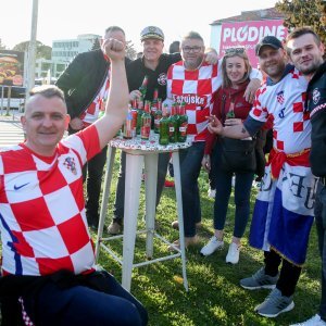 Hrvatski navijači ispred Poljuda