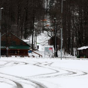 Snijeg je zabijelio skijalište Platak