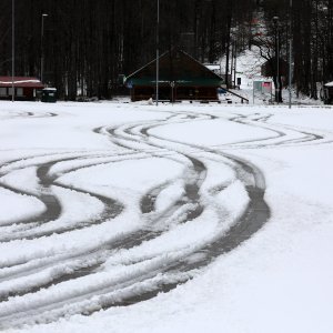 Snijeg je zabijelio skijalište Platak