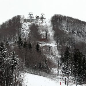 Snijeg je zabijelio skijalište Platak