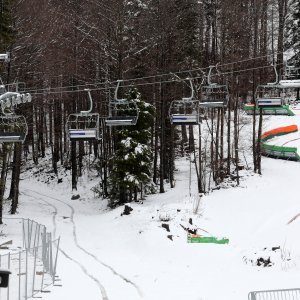 Snijeg je zabijelio skijalište Platak