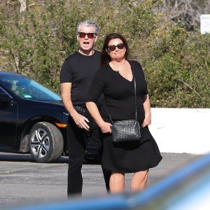 Pierce Brosnan i Keely Shaye Smith