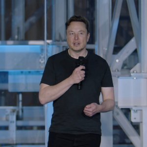 Elon Musk predstavio Teslinog robota Optimusa