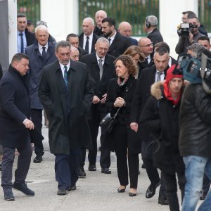 Brojni političari na uskrsnoj misi