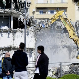 Nastavak rušenja hotela Marjan na Zapadnoj obali