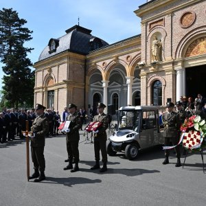 Sprovod Nikice Valentića