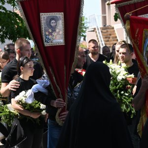 Pogreb troje ubijenih u mjestu Dubona kod Mladenovca