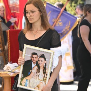 Pogreb troje ubijenih u mjestu Dubona kod Mladenovca