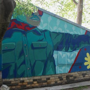 Tri nova murala na zgradi Rojca