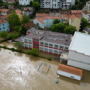 Poplavljeni Obrovac iz zraka