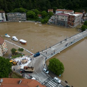 Poplavljeni Obrovac iz zraka