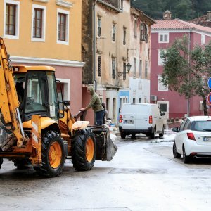 Razina poplave u Obrovcu za trećinu manja nego jučer