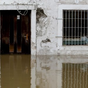 Razina poplave u Obrovcu za trećinu manja nego jučer