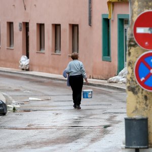 Razina poplave u Obrovcu za trećinu manja nego jučer