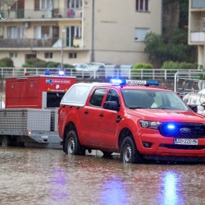 Razina poplave u Obrovcu za trećinu manja nego jučer