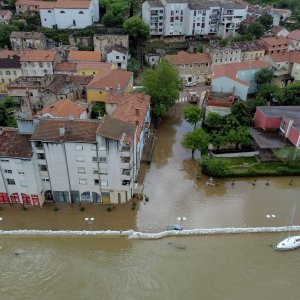 Povlačenje vode u Obrovcu