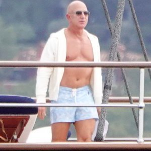 Jeff Bezos i Lauren Sanchez na novoj jahti