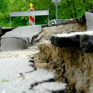 U selu Globočec kod Marije Bistrice propao dio ceste zbog obilnih kiša