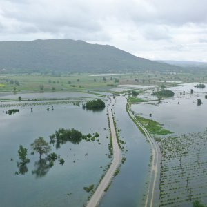 Fotografije iz zraka poplavljenih polja na vrgoračkom području