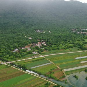 Fotografije iz zraka poplavljenih polja na vrgoračkom području