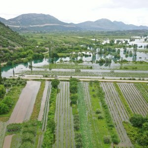 Fotografije iz zraka poplavljenih polja na vrgoračkom području