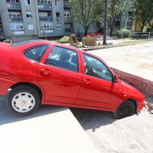 Karlovac: Automobilom uletio u jarak