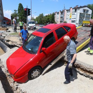 Karlovac: Automobilom uletio u jarak