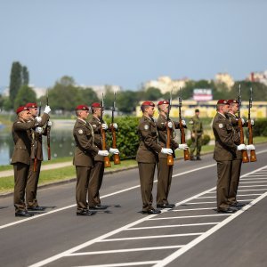 Izložba vojne opreme i naoružanja Hrvatske vojske na Jarunu