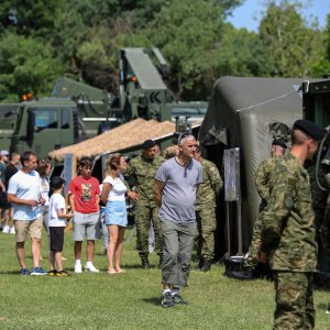 Izložba vojne opreme i naoružanja Hrvatske vojske na Jarunu