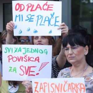 Četvrti dan štrajka članova Sindikata državnih i lokalnih službenika i namještenika