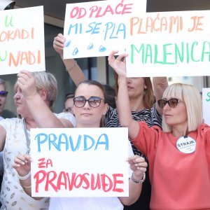 Četvrti dan štrajka članova Sindikata državnih i lokalnih službenika i namještenika