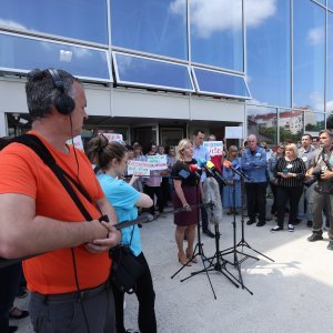 Četvrti dan štrajka članova Sindikata državnih i lokalnih službenika i namještenika