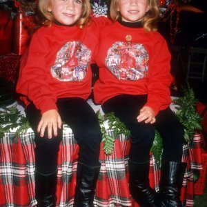 Mary-Kate i Ashley Olsen (1992.)