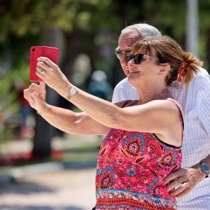 Sunčanu subotu mnogi su iskoristili za šetnju Zadrom