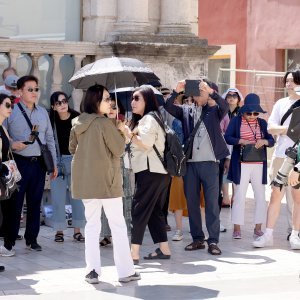 Sunčanu subotu mnogi su iskoristili za šetnju Zadrom