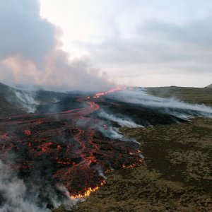 Na Islandu erumpirao vulkan