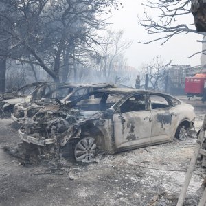 U požaru kod Grebaštice izgorjeli automobili