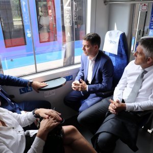 Zagreb: Krenula je vožnja prvim elektromotornim vlakom za regionalni prijevoz u organizaciji HŽ-Putničkog prijevoza