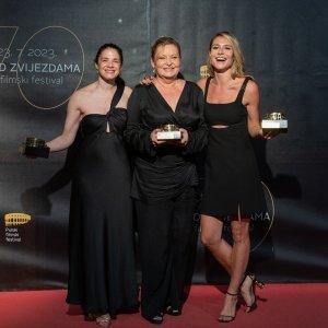 Ivana Roščić, Ksenija Marinković,Tihana Lazović