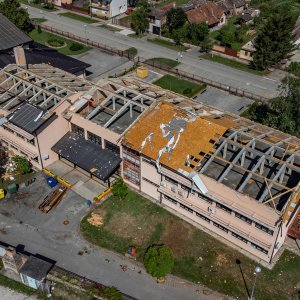 Posljedice nevremena na OŠ Gradište koja je ostala bez krova