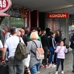 Guzva ispred Konzuma na autobusnom kolodvoru u Zagrebu