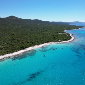 Dugi otok - Pogled iz zraka na plažu Veli žal