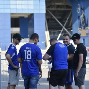 Dinamo - AEK, navijači ispred stadiona