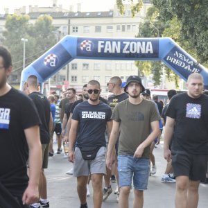 Dinamo - AEK, navijači ispred stadiona