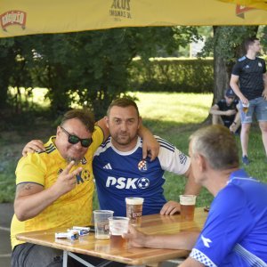 Dinamo - AEK, navijači ispred stadiona