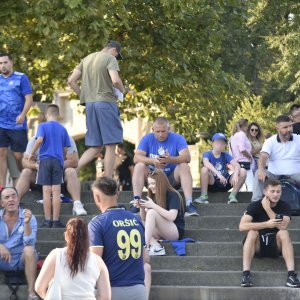 Dinamo - AEK, navijači ispred stadiona