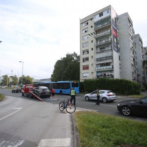 Autom naletio na biciklista nedaleko od Avenue Malla